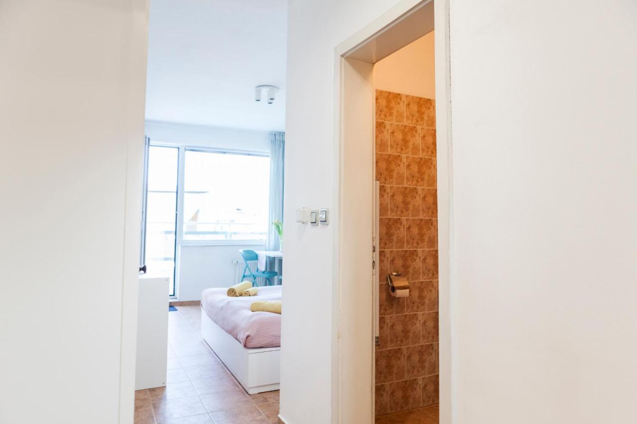 Apartemen Tony's Sunny Rooftop By Flat Mаnager Sofia